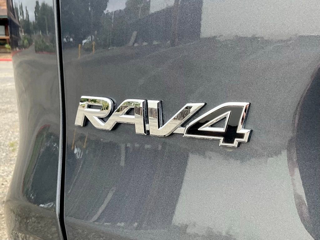 Used 2024 Toyota RAV4 XLE Premium image 20