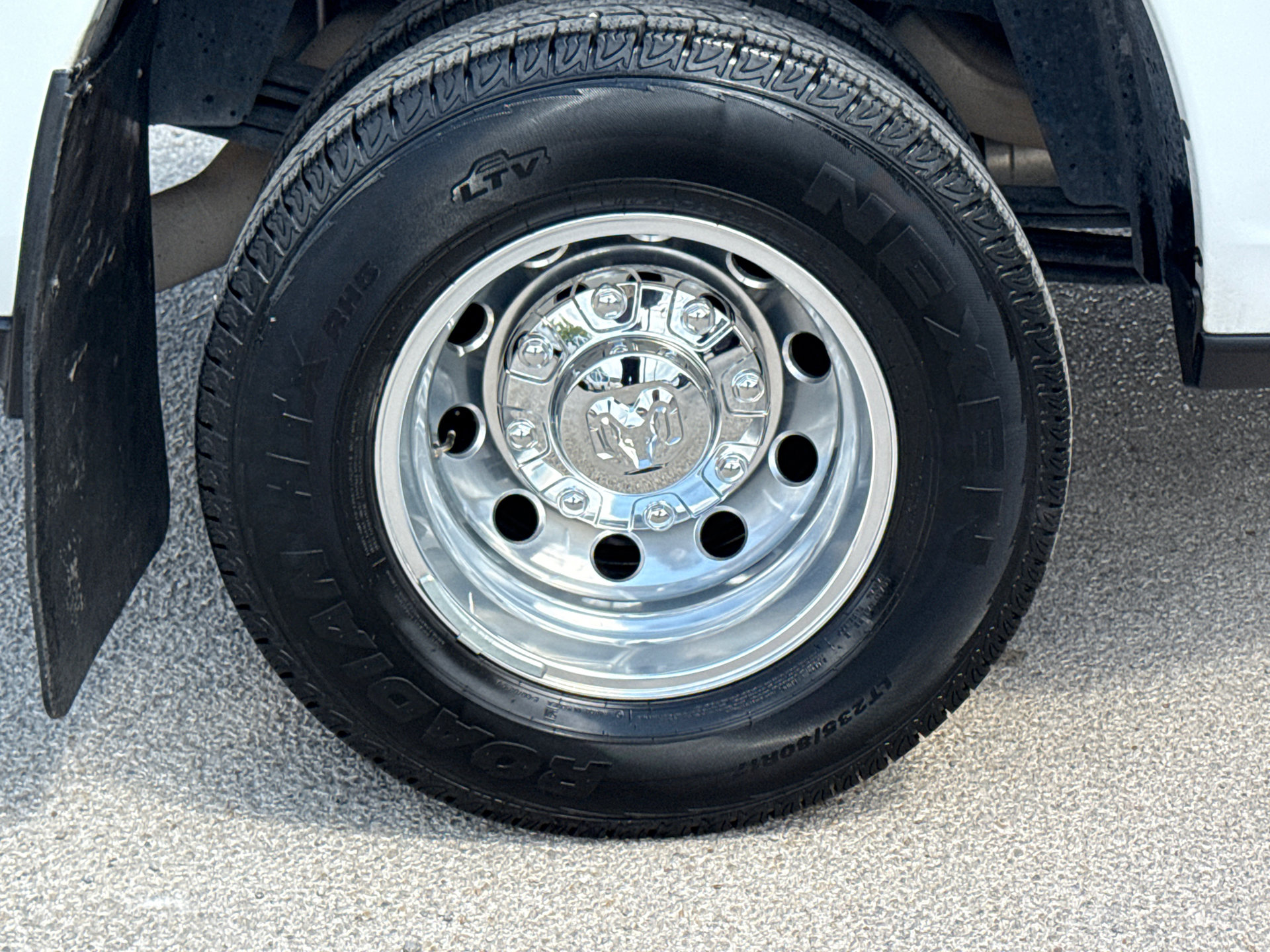 Used 2026 RAM 3500 Laramie AWD/4WD image 11