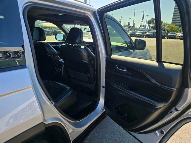Used 2023 Jeep Grand Cherokee Altitude image 14