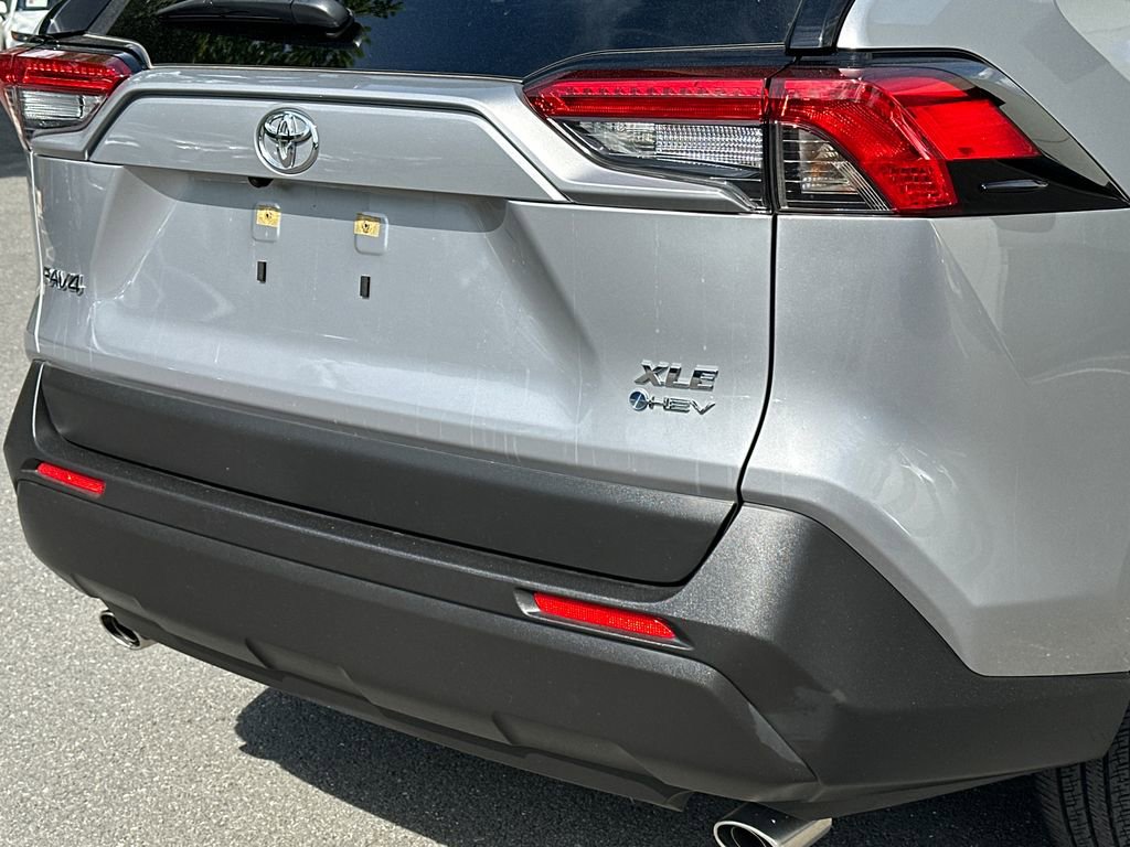 Certified 2025 Toyota RAV4 XLE AWD/4WD image 5