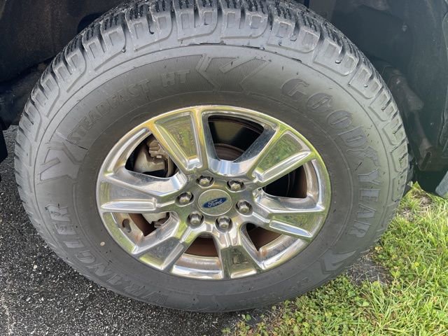 Used 2016 Ford F150 XLT w/ Equipment Group 301A Mid AWD/4WD image 4