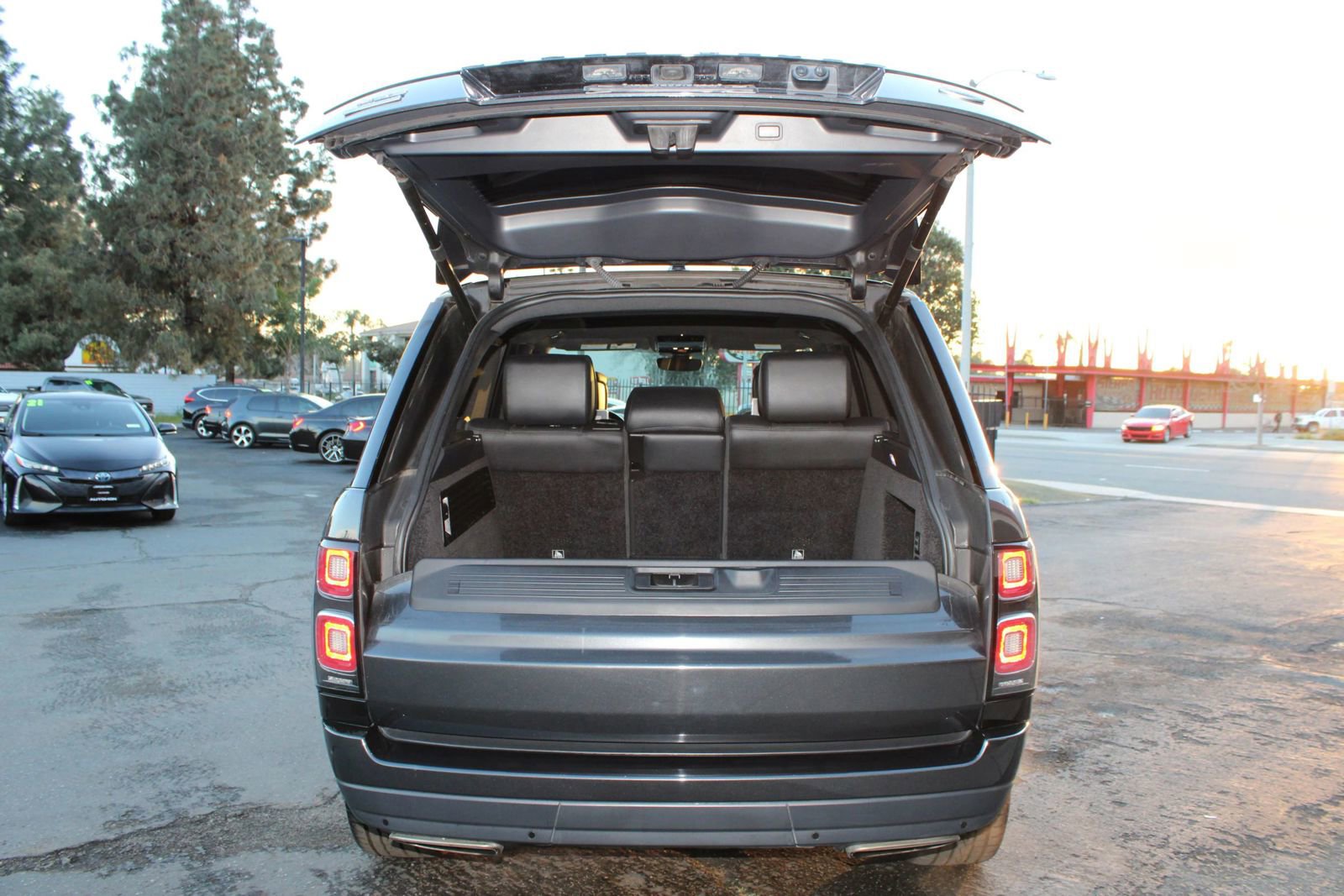 Used 2021 Land Rover Range Rover P525 Westminster Edition LWB image 13