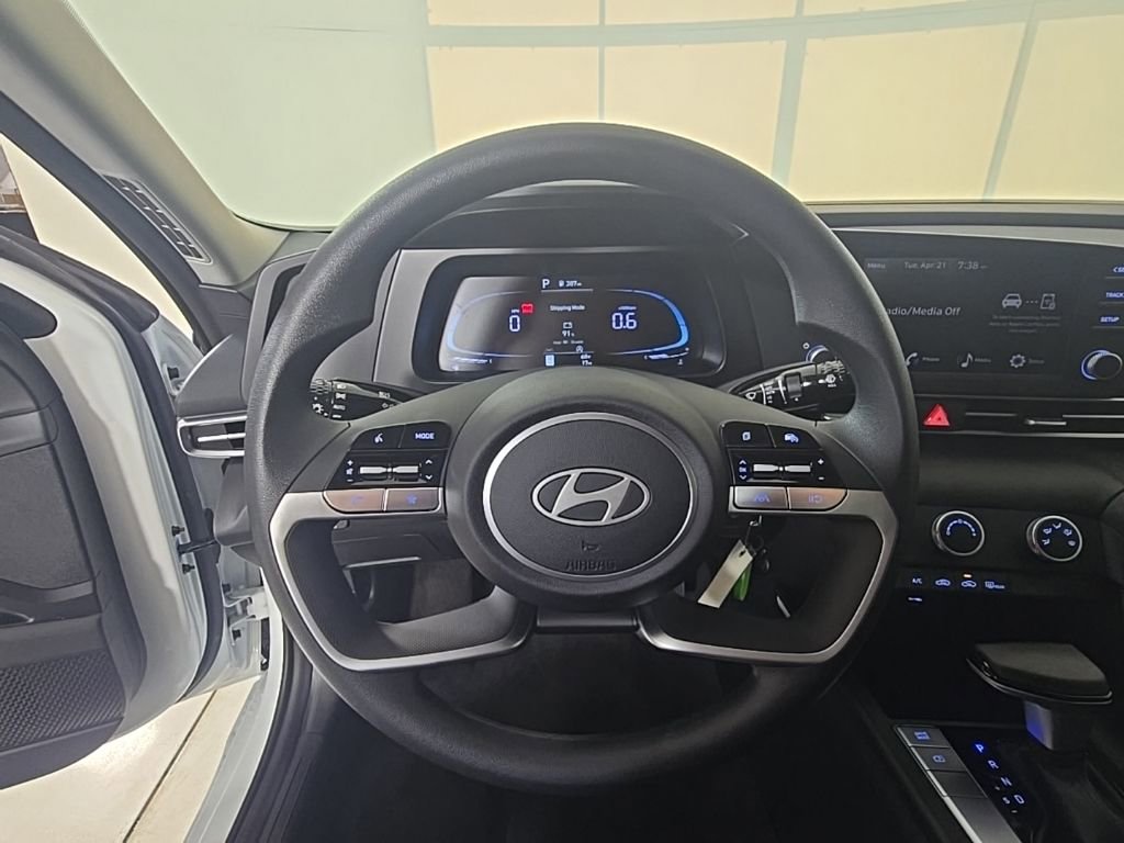 New 2026 Hyundai Elantra SE FWD image 15