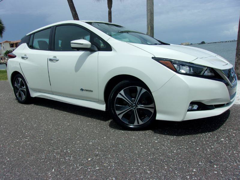 Used 2018 Nissan Leaf SL w/ SL Technology Package FWD image 2
