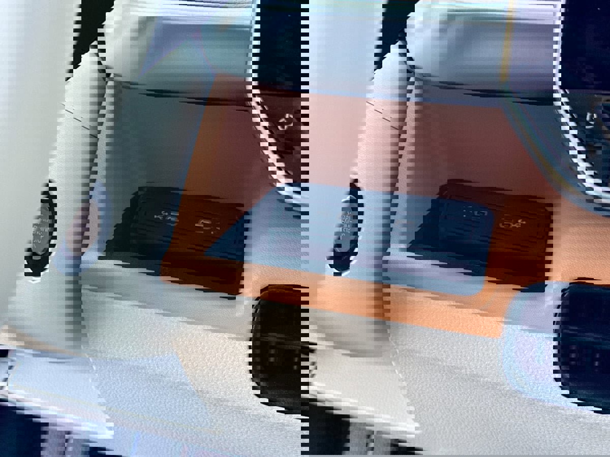 Used 2025 Volkswagen ID. Buzz 1st Edition image 48