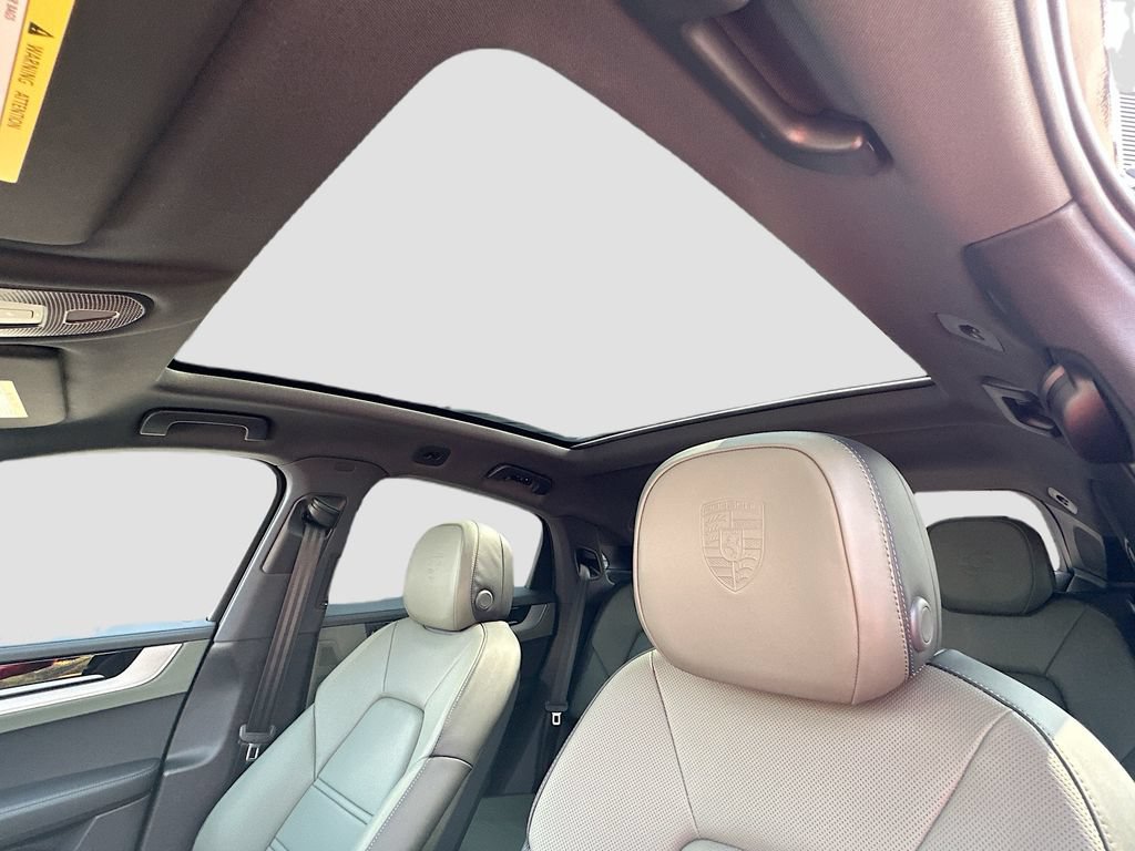 New 2026 Porsche Cayenne Coupe AWD/4WD image 14