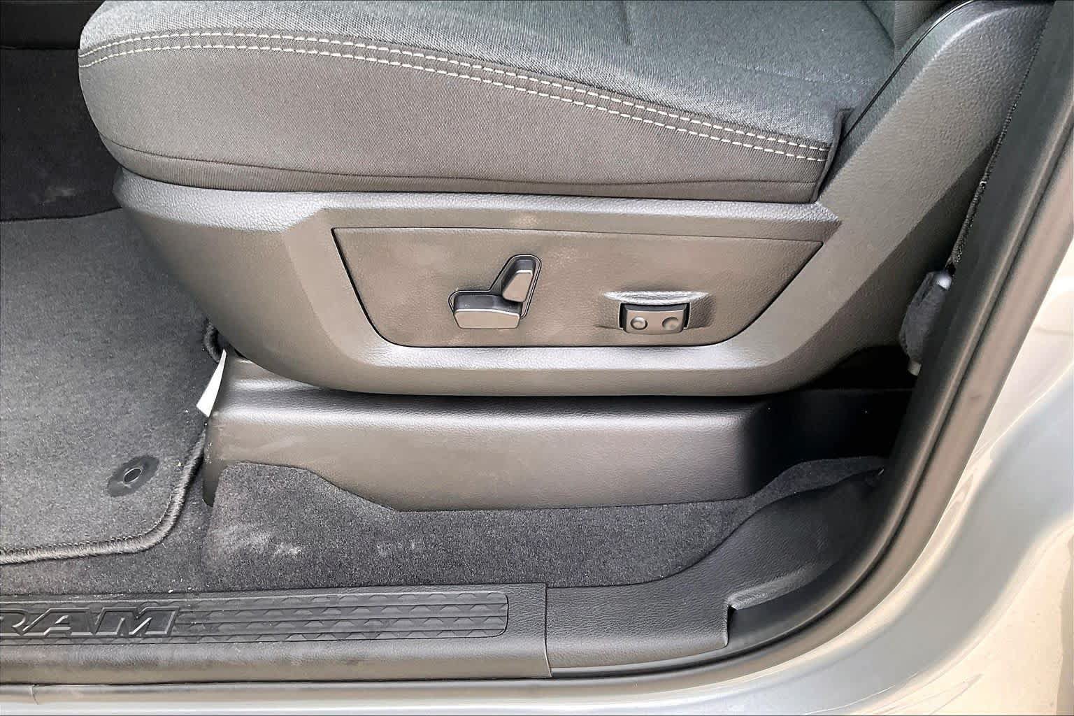 New 2027 RAM 2500 Big Horn AWD/4WD image 17
