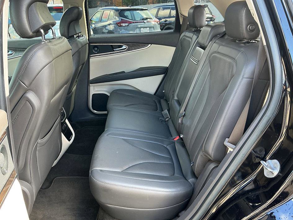 Used 2019 Lincoln Nautilus Reserve image 23