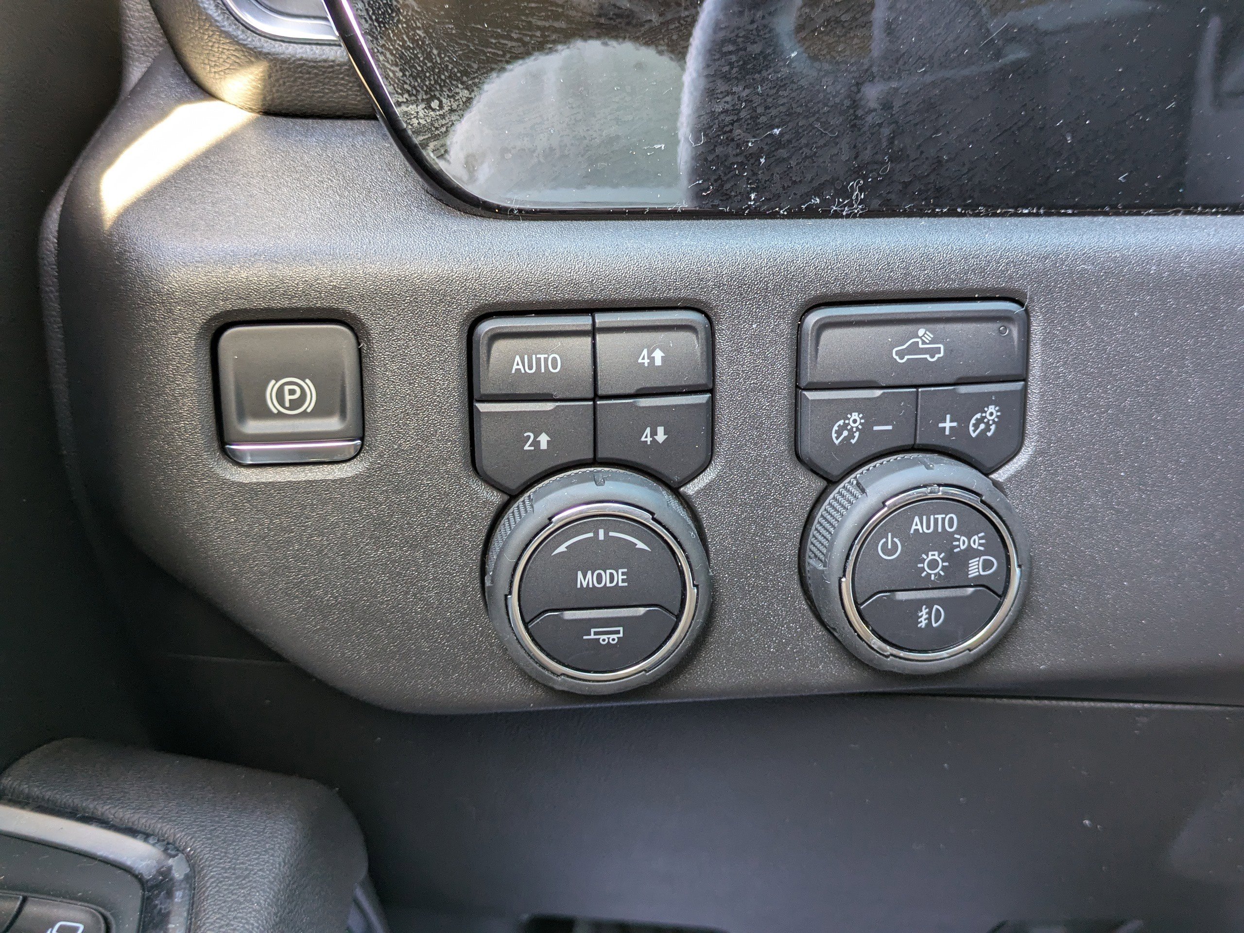 Used 2025 Chevrolet Silverado 1500 LT Trail Boss w/ Convenience Package II image 25