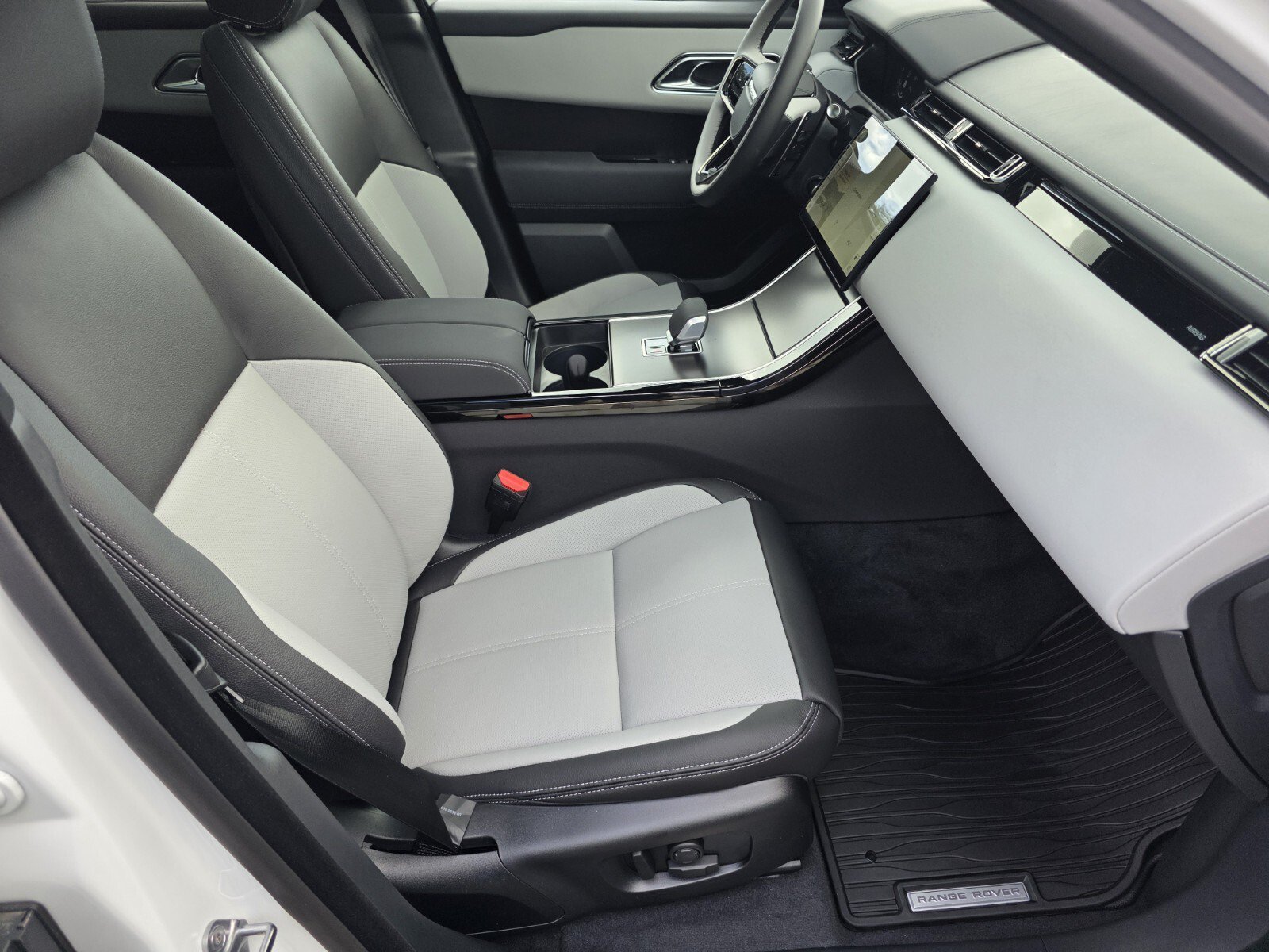 New 2026 Land Rover Range Rover Velar Belgravia AWD/4WD image 3