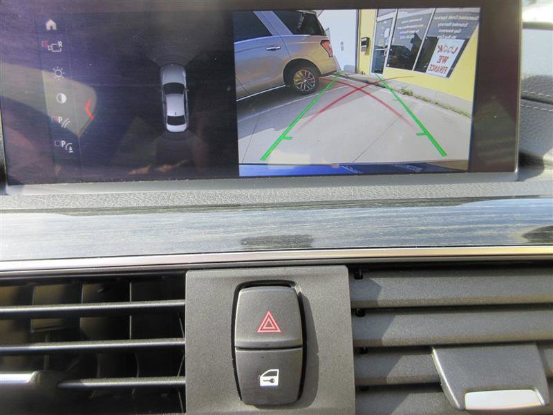 Used 2018 BMW 330i xDrive Sedan w/ Convenience Package image 19