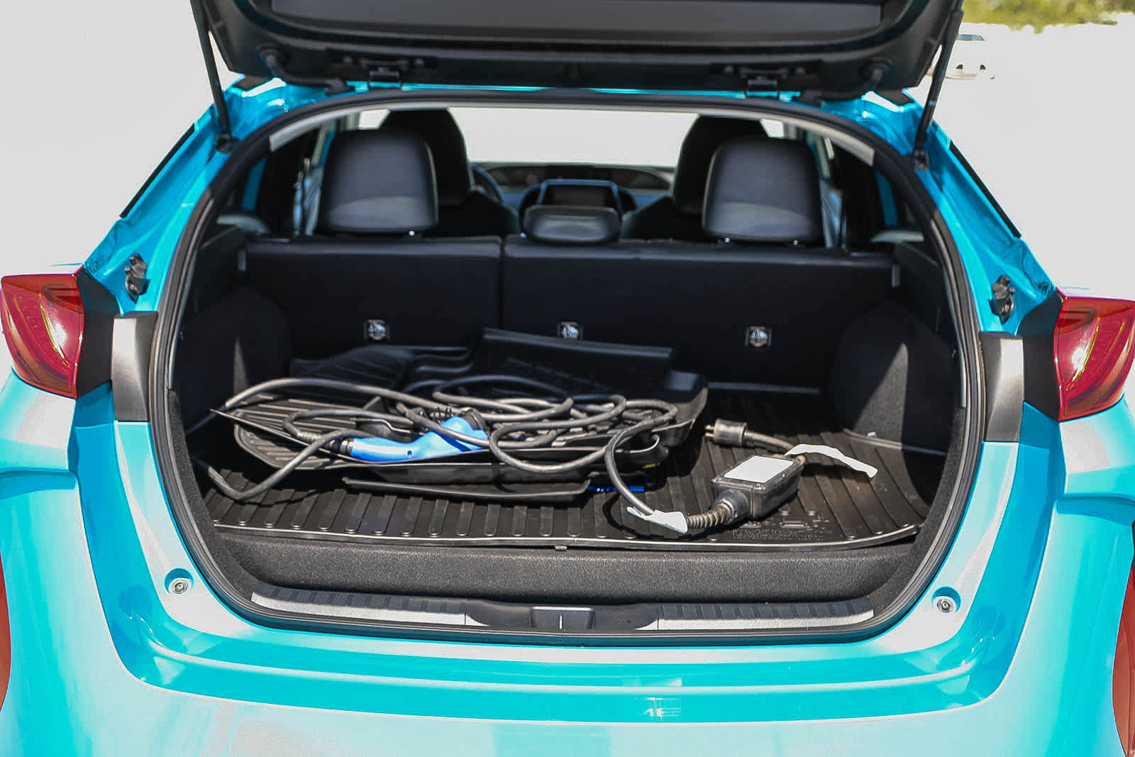 Used 2020 Toyota Prius Prime XLE w/ Carpet Mat Package FWD image 25