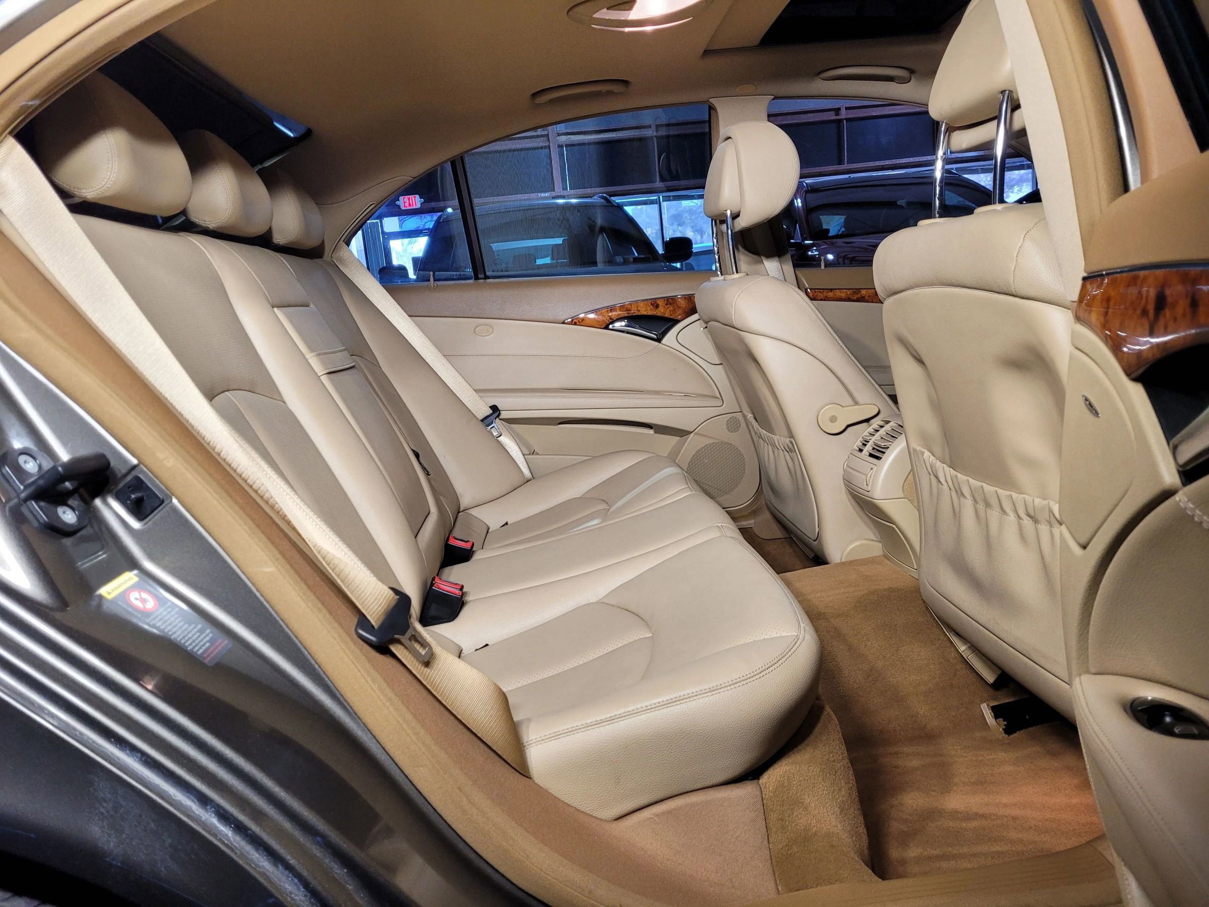 Used 2009 Mercedes-Benz E 350 Sedan image 39