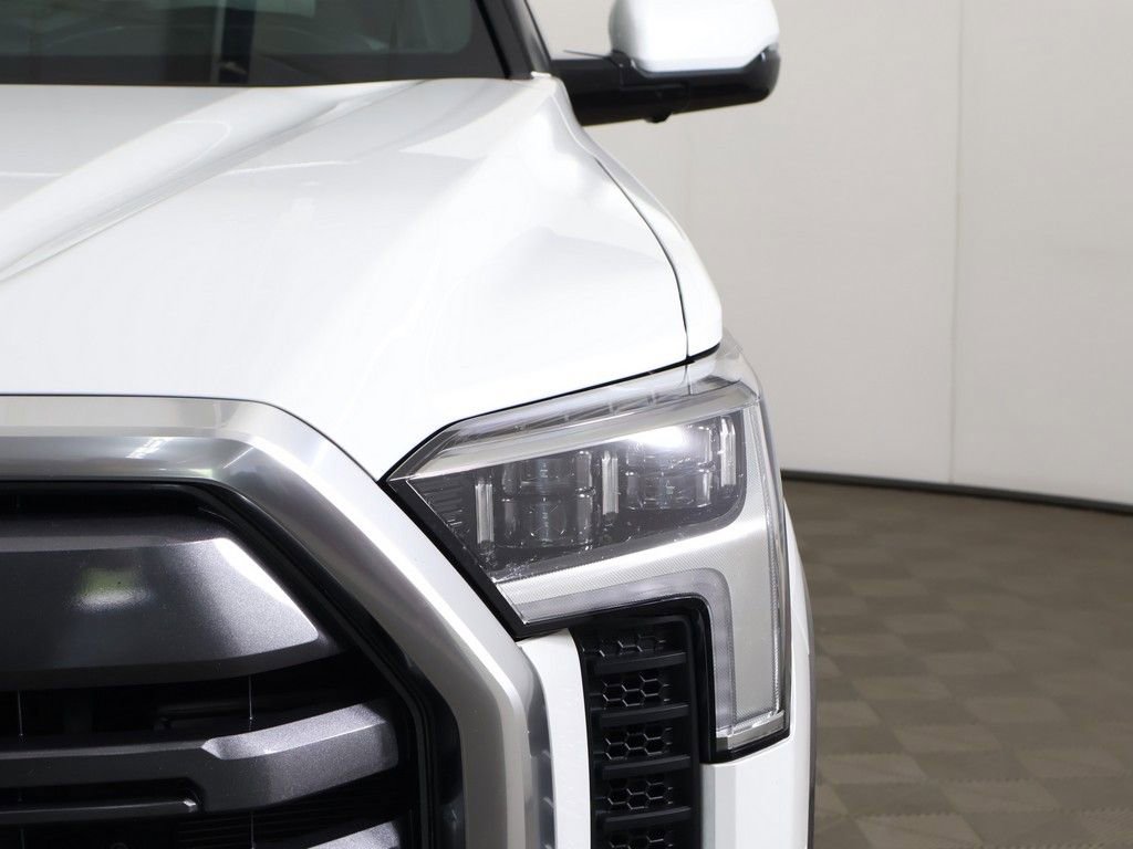 Used 2025 Toyota Tundra Limited AWD/4WD image 15