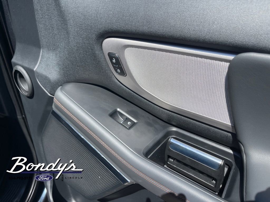 Used 2025 Ford Expedition Active image 19