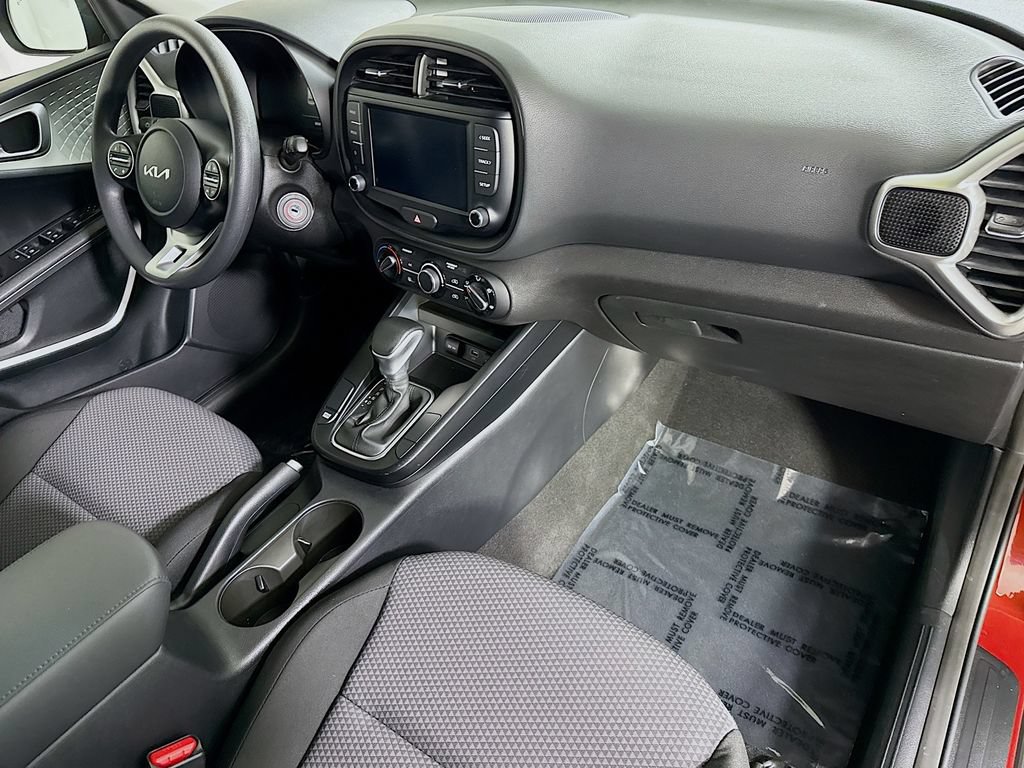 Certified 2023 Kia Soul LX w/ LX Technology Package FWD image 30