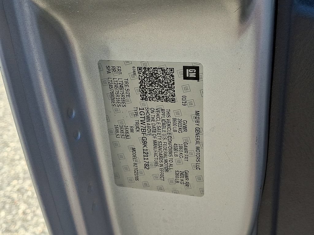 Used 2019 GMC Savana 2500 Extended w/ Enhanced Convenience Package RWD image 25