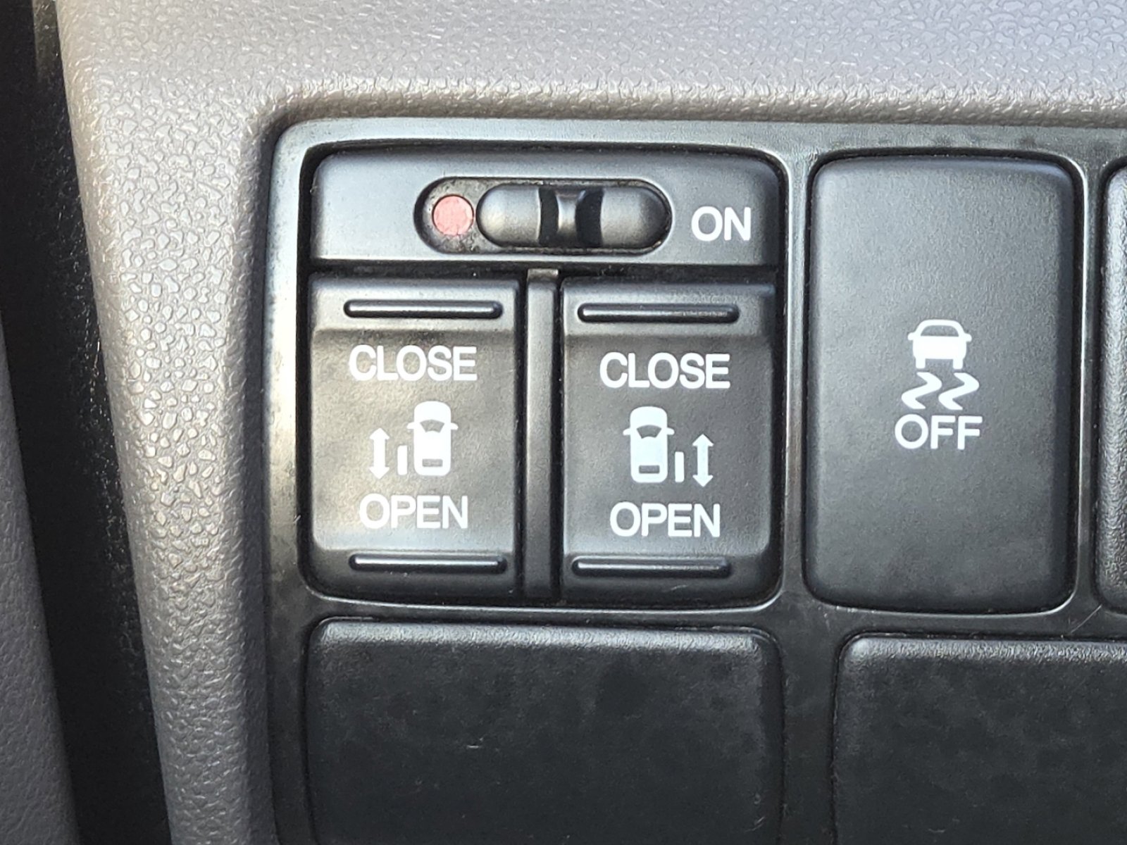 Used 2016 Honda Odyssey SE image 30