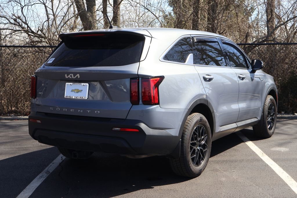Used 2022 Kia Sorento LX image 8
