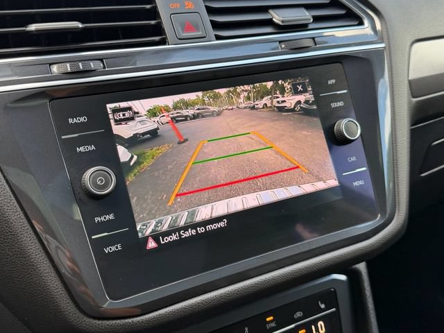 Used 2022 Volkswagen Tiguan SE w/ Panoramic Sunroof Package AWD/4WD image 25