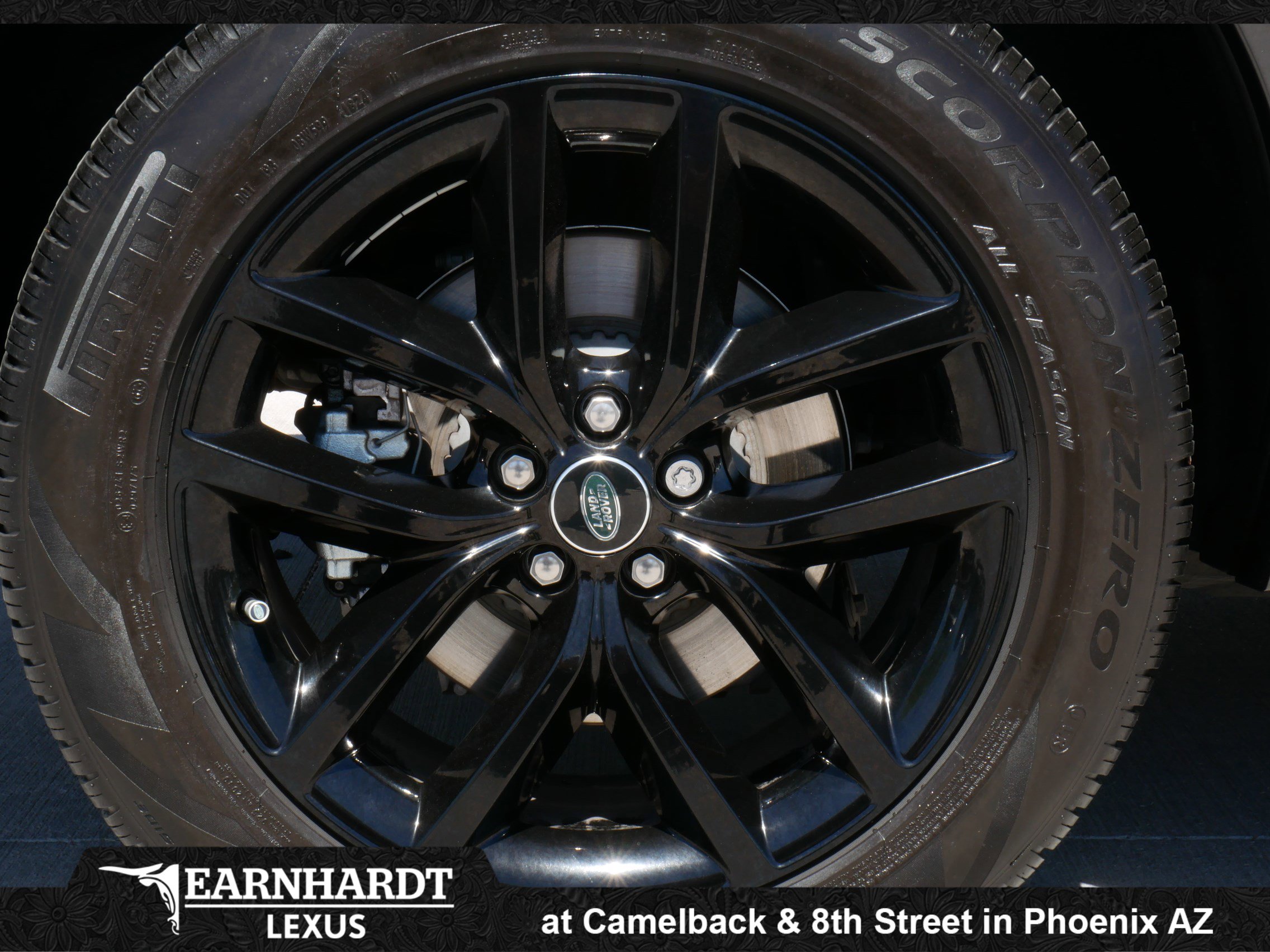 Used 2025 Land Rover Discovery Sport S image 21
