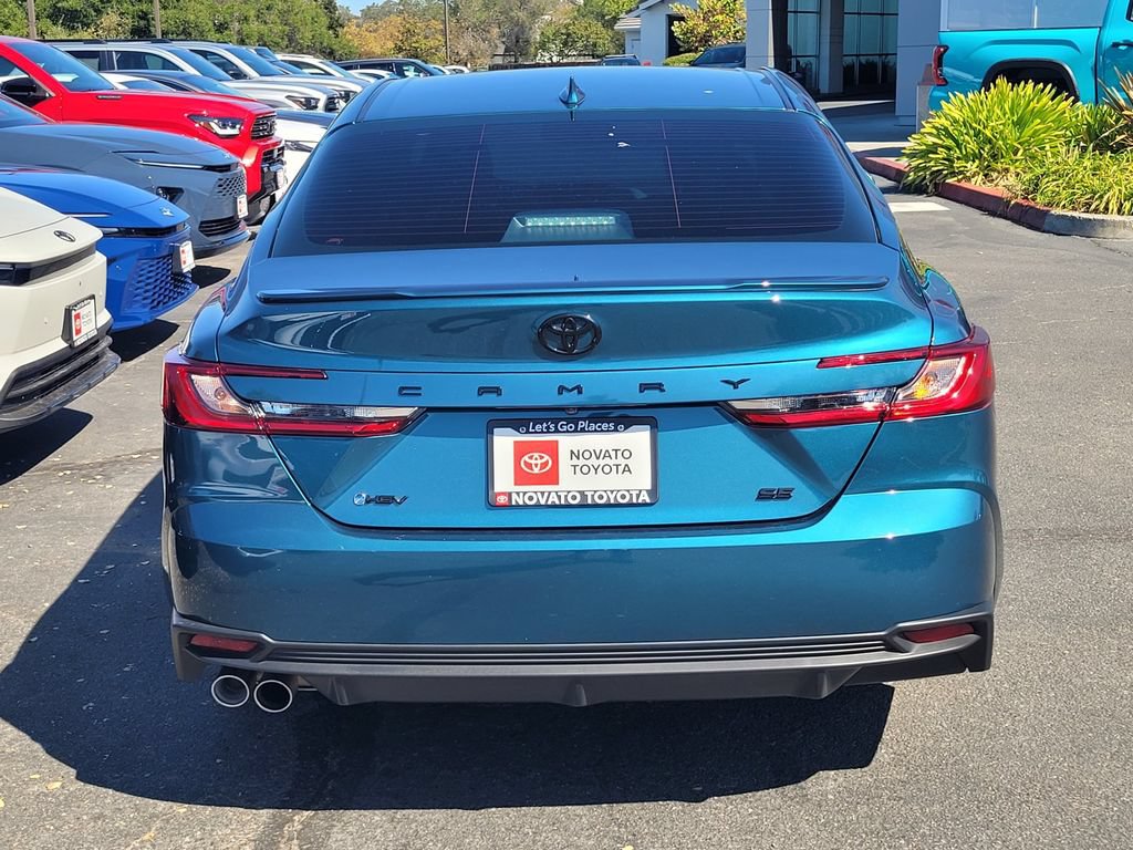 Used 2025 Toyota Camry SE FWD image 5