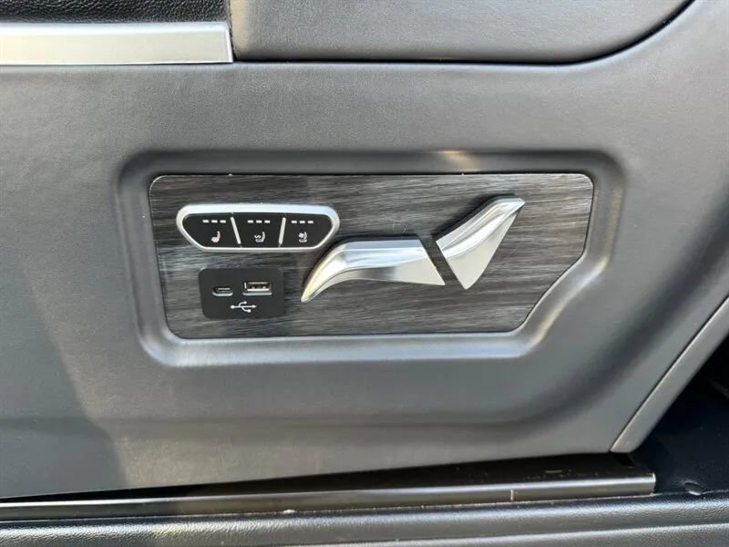 Used 2023 Mercedes-Benz Sprinter 3500 image 33