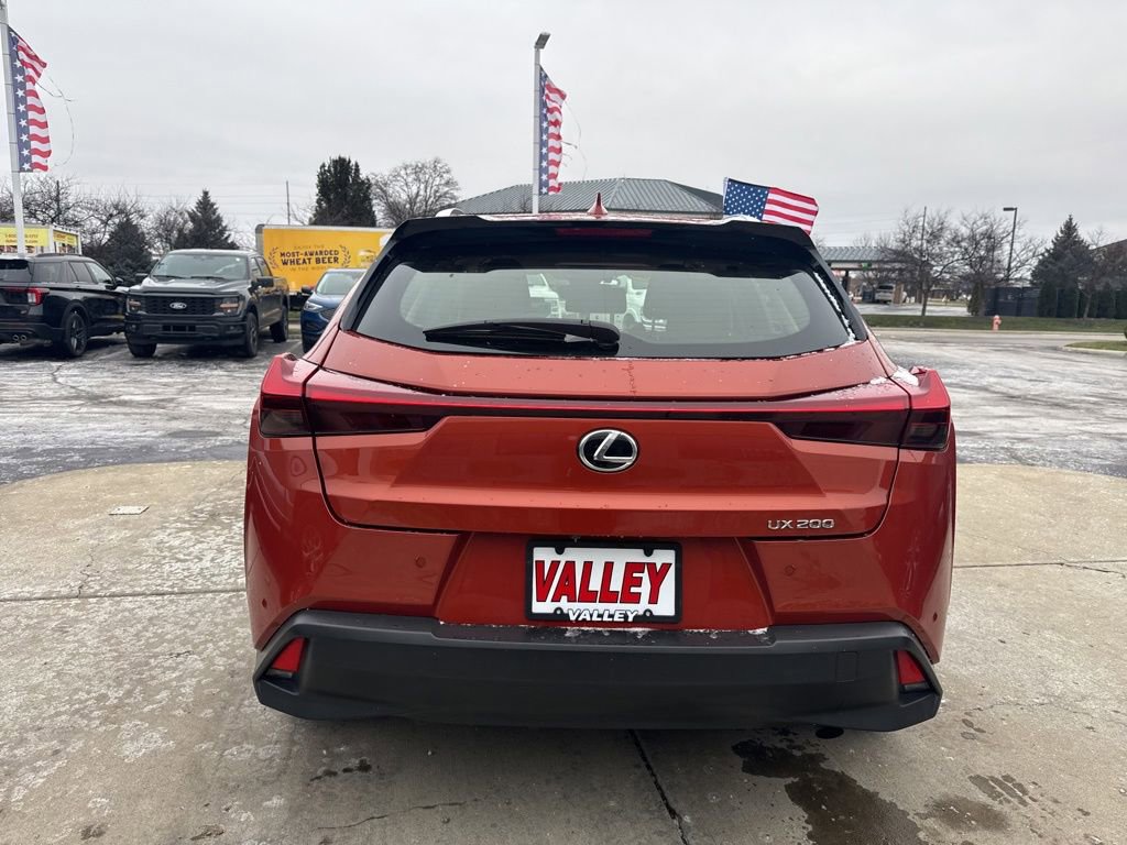 Used 2019 Lexus UX 200 image 6