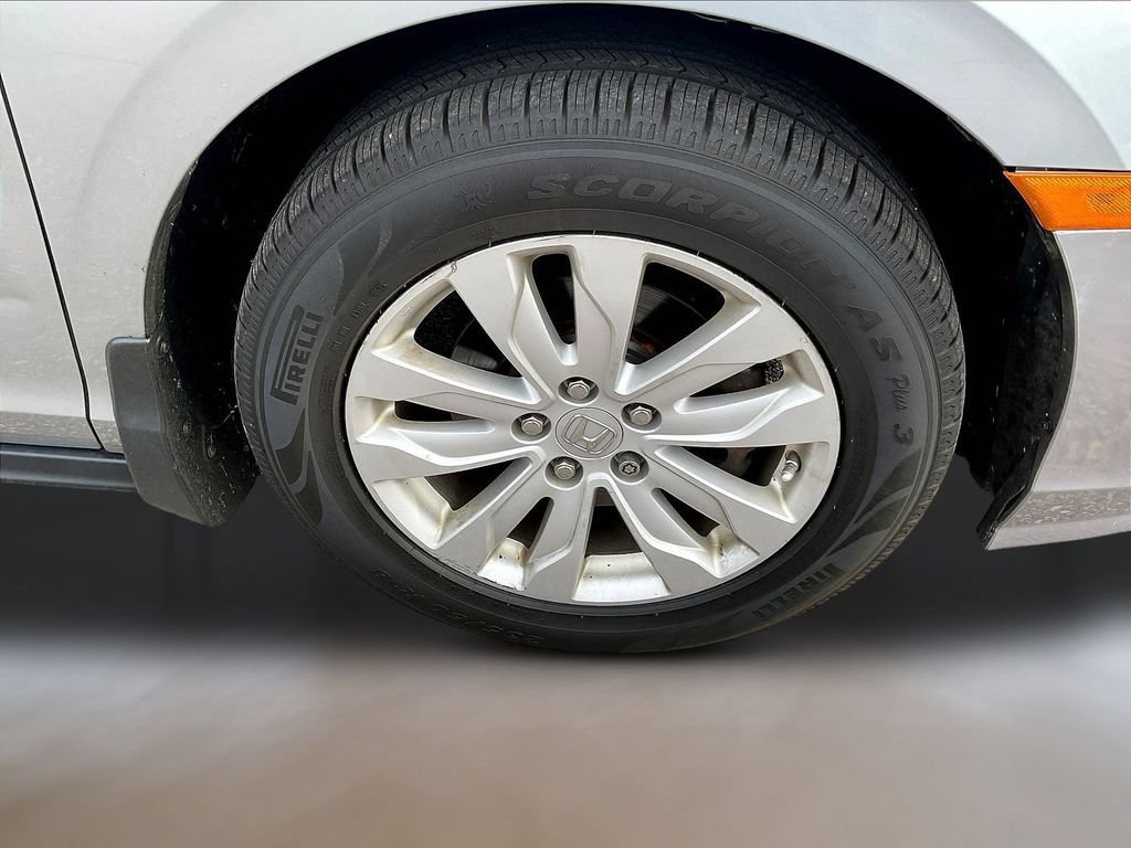 Used 2018 Honda Odyssey LX image 32