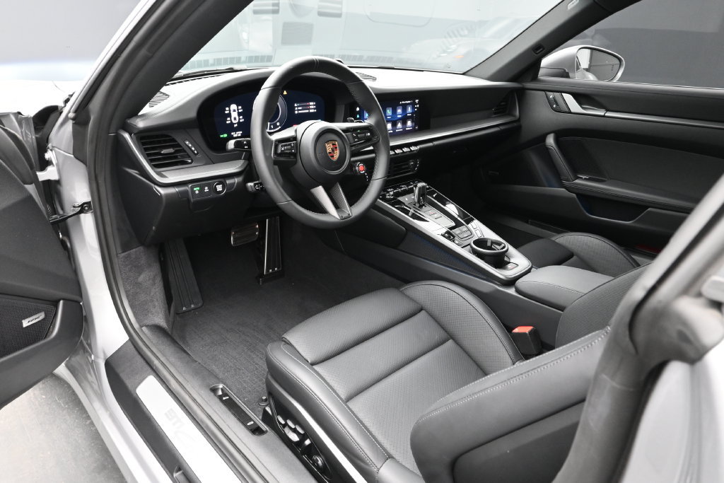 Certified 2026 Porsche 911 Carrera RWD image 4