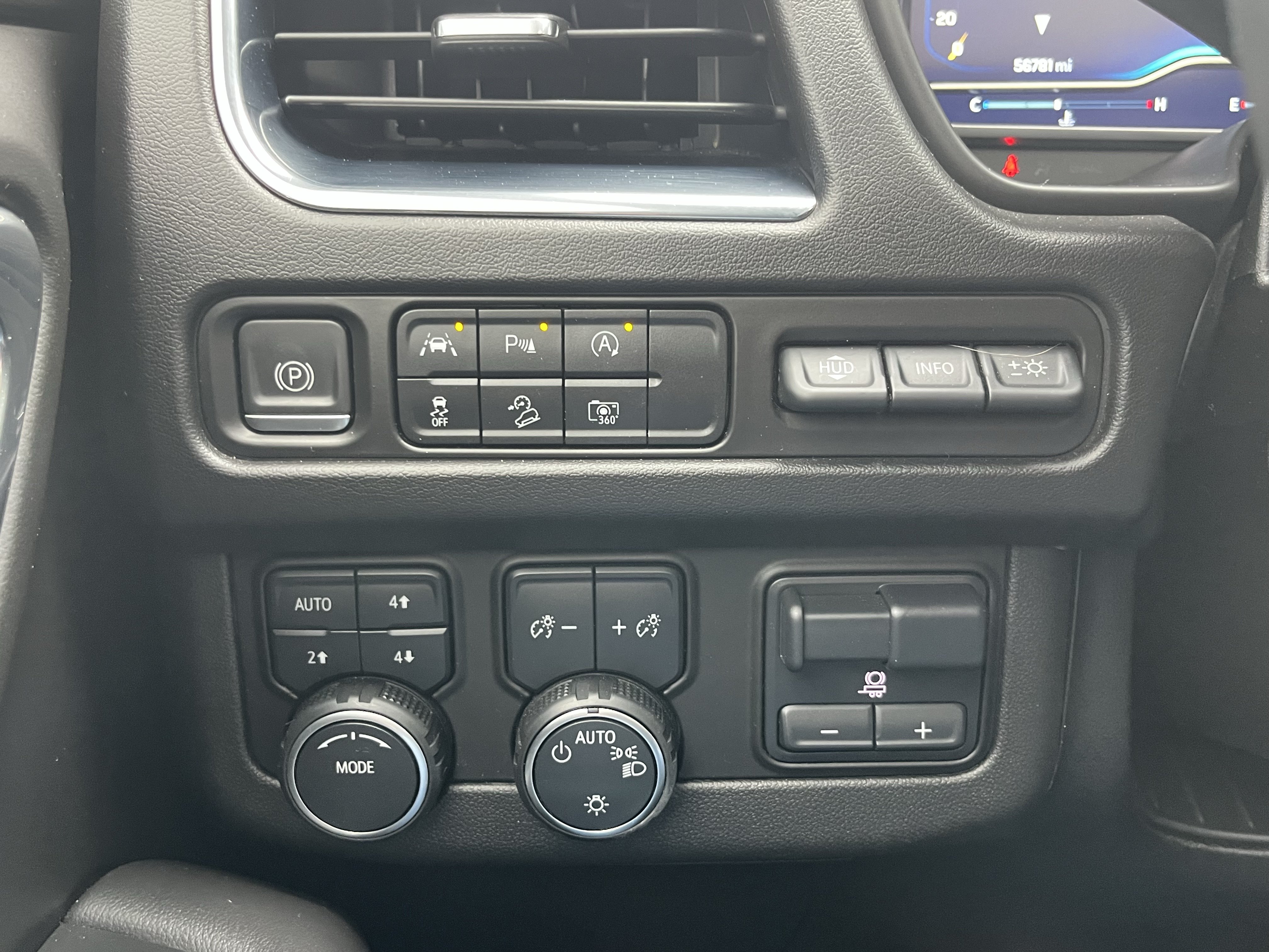 Used 2023 Chevrolet Tahoe Premier w/ Premium Package AWD/4WD image 14