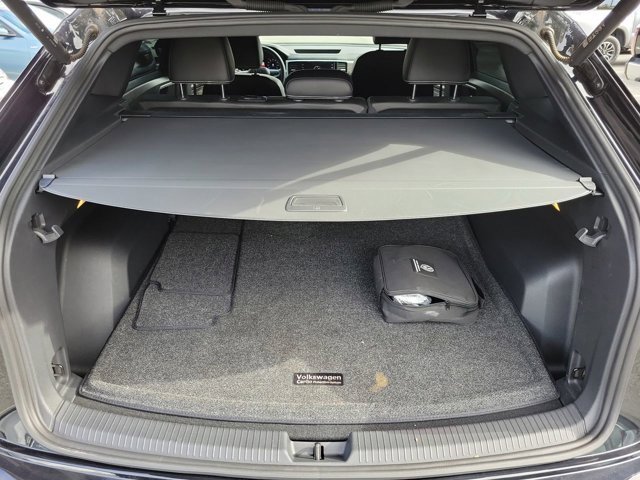 Used 2023 Volkswagen Atlas Cross Sport SE image 19