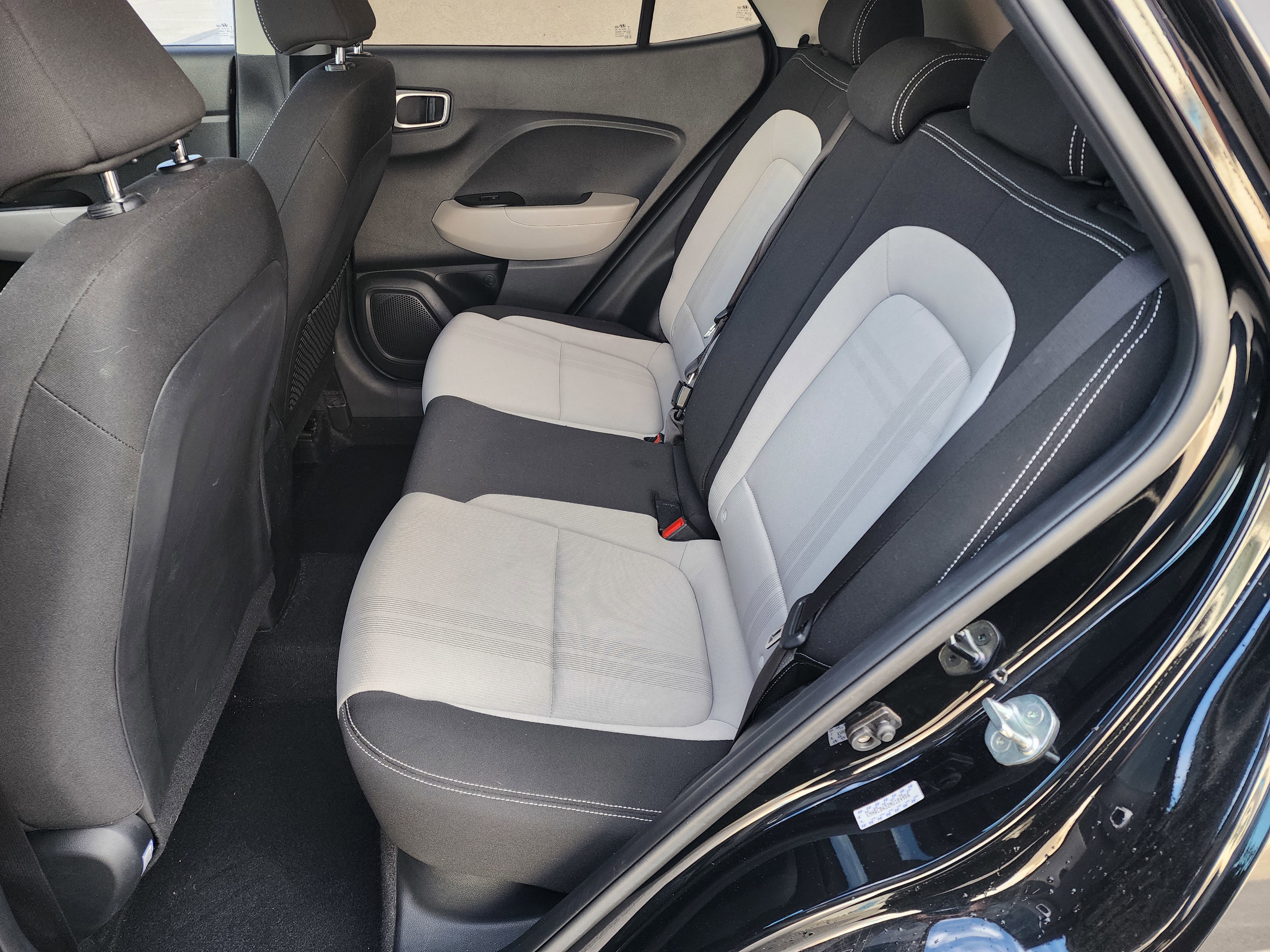 Used 2022 Hyundai Venue SEL w/ Cargo Package image 13