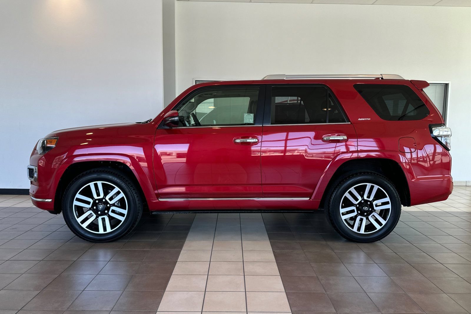 Certified 2022 Toyota 4Runner Limited AWD/4WD image 7