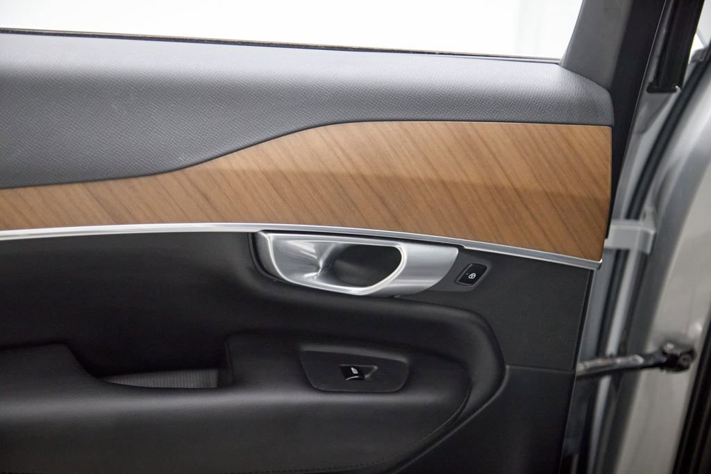 Certified 2024 Volvo XC90 B6 Plus w/ Protection Package Premier image 21