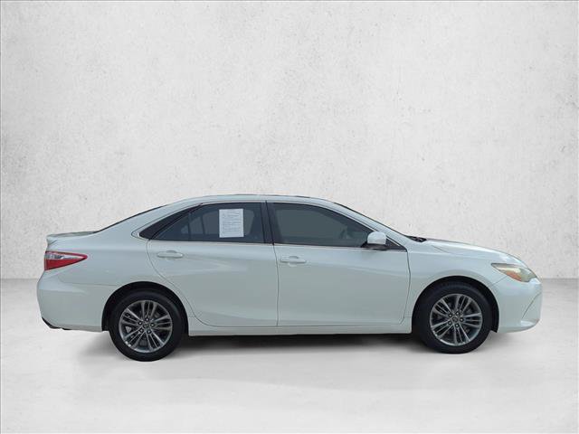 Used 2016 Toyota Camry SE w/ Moonroof Package FWD image 4