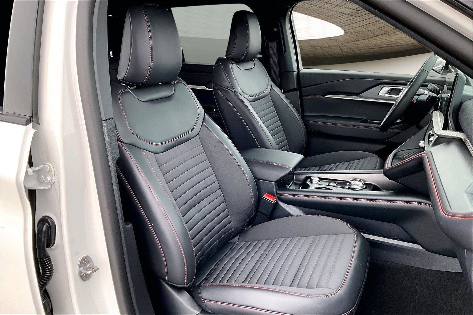 New 2026 Ford Explorer ST-Line image 11