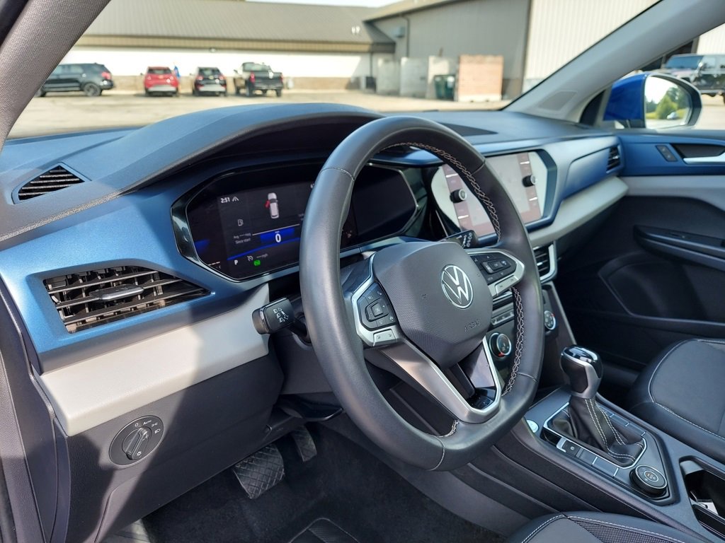 Used 2022 Volkswagen Taos SE w/ Panoramic Sunroof Package image 21