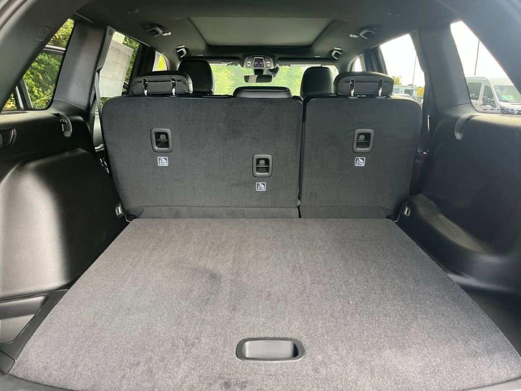 New 2025 Jeep Grand Cherokee Limited w/ Black Appearance Package image 26