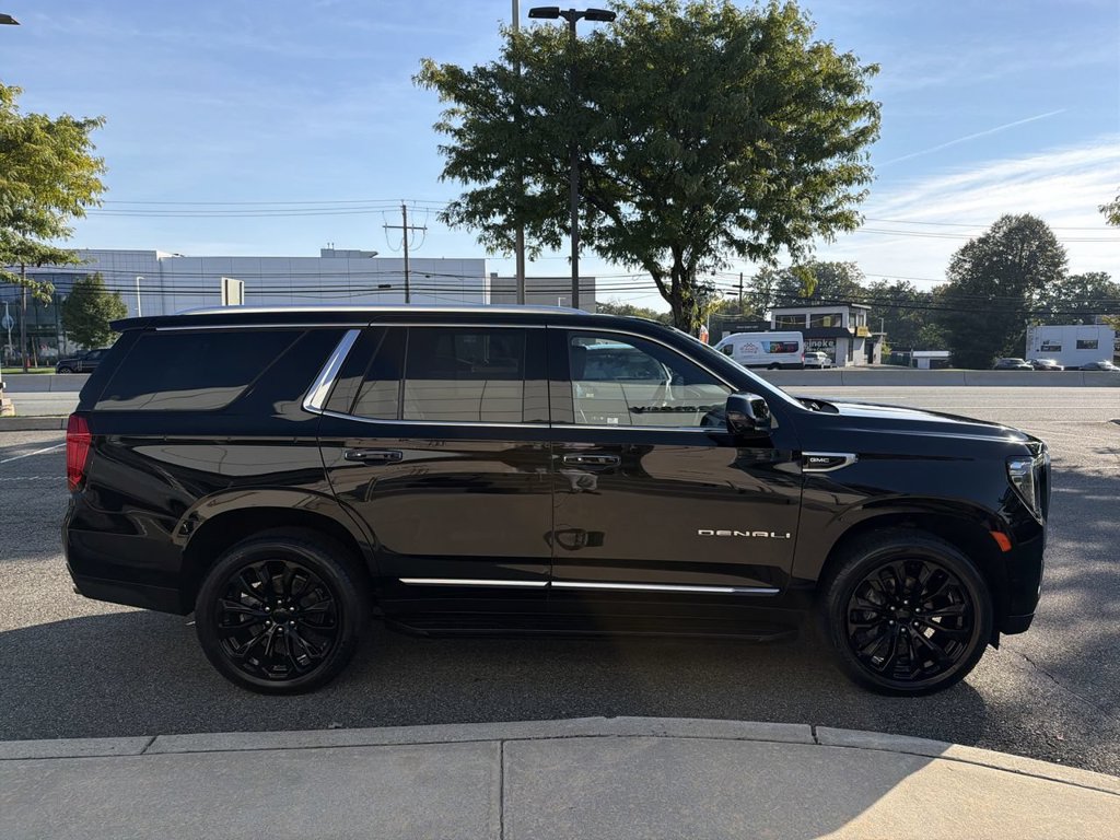Used 2024 GMC Yukon Denali AWD/4WD image 9