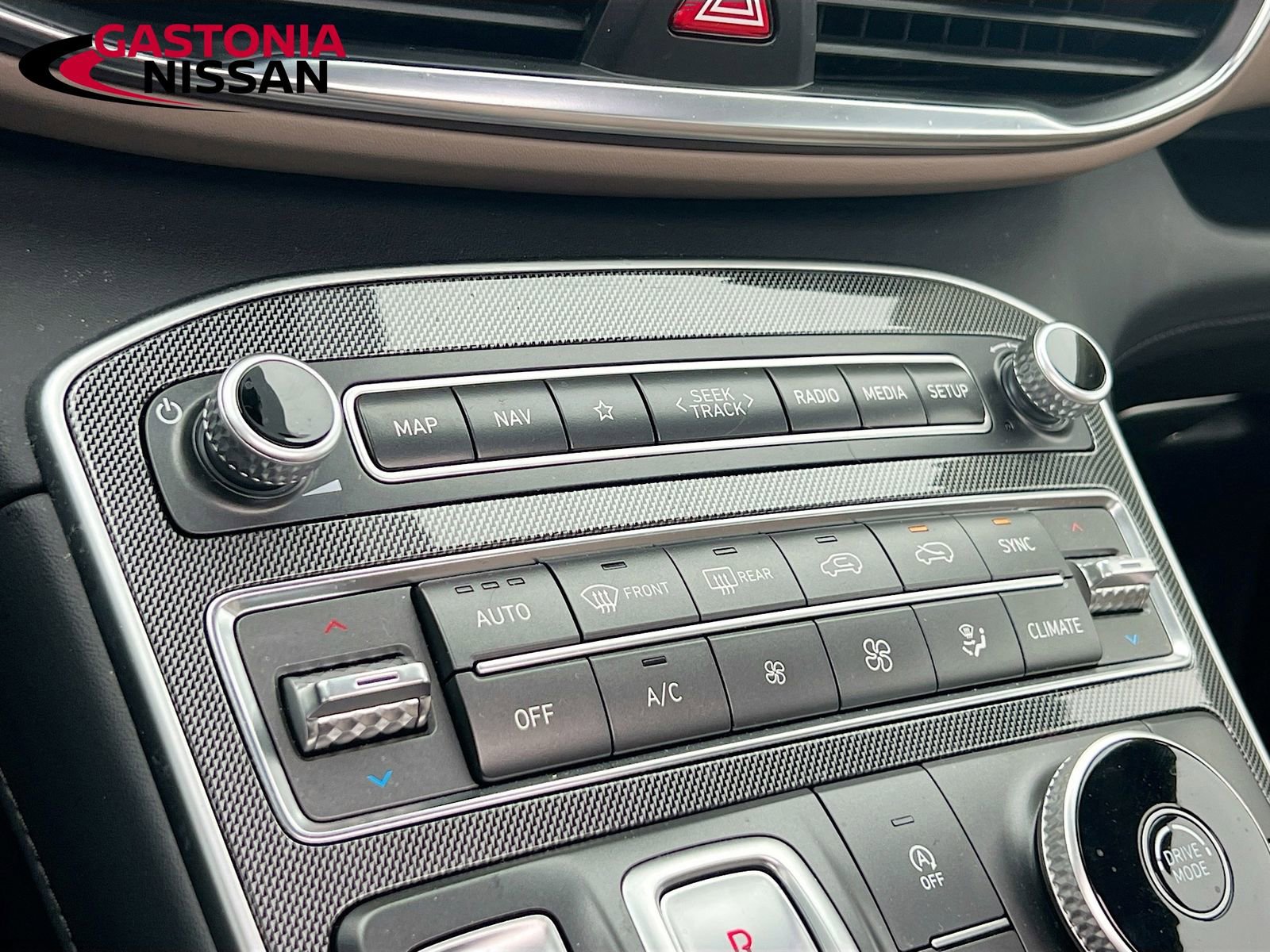 Used 2023 Hyundai Santa Fe SEL w/ Premium Package image 21