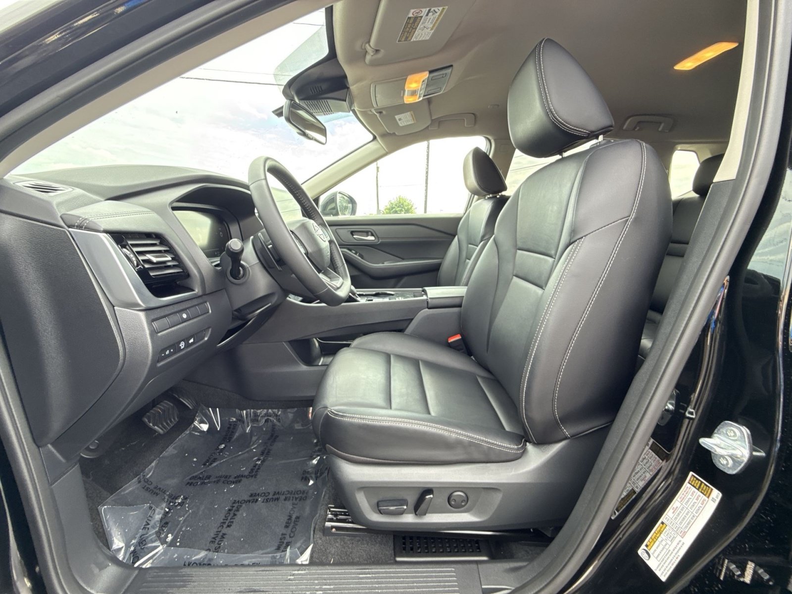 Used 2026 Nissan Rogue SL FWD image 13