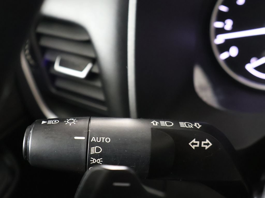 Used 2023 Nissan Rogue S AWD/4WD image 35