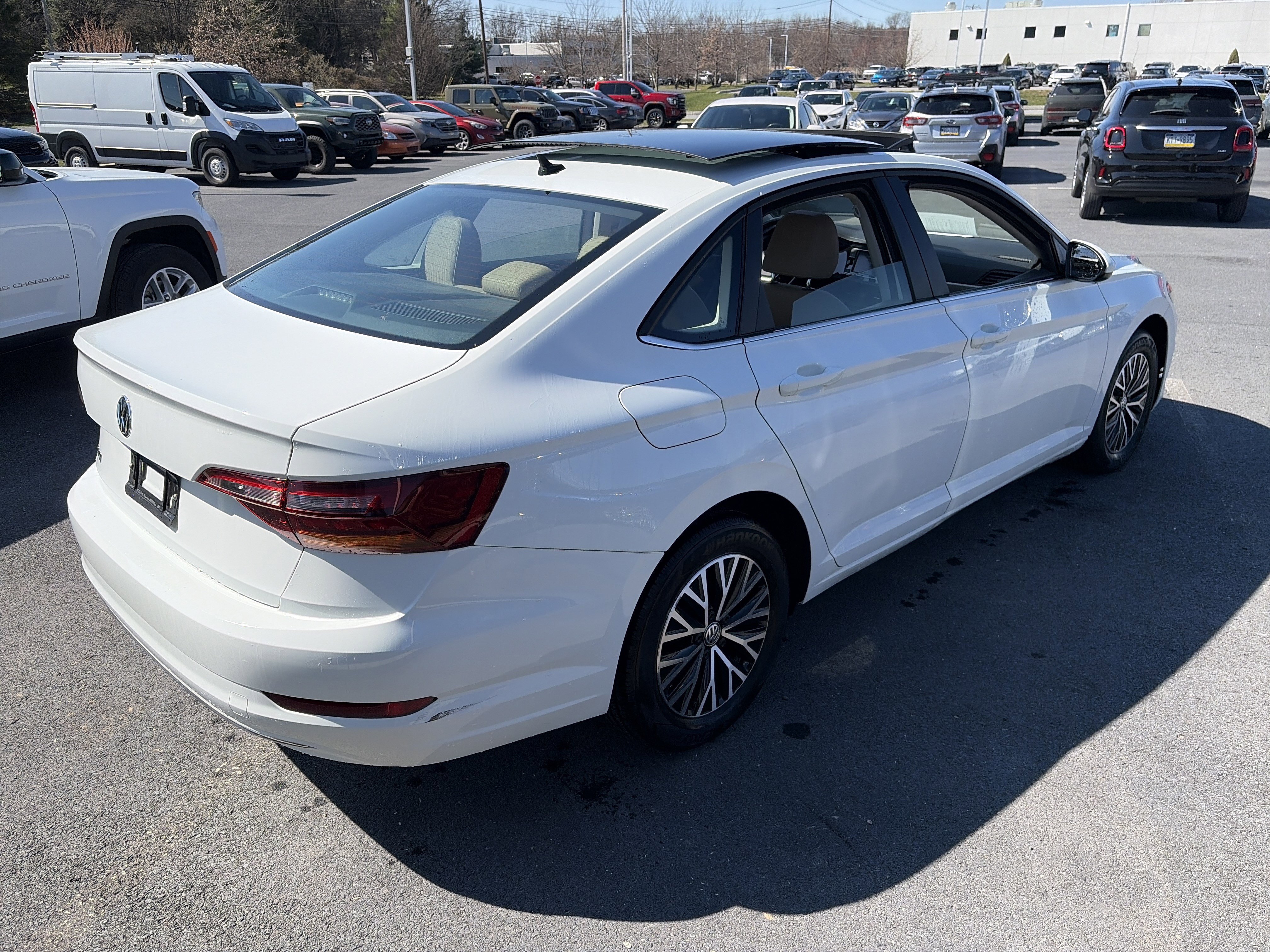 Used 2019 Volkswagen Jetta SE image 4