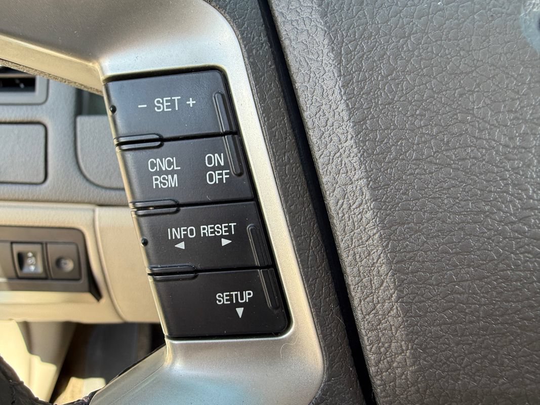 Used 2011 Ford Fusion Hybrid FWD image 29