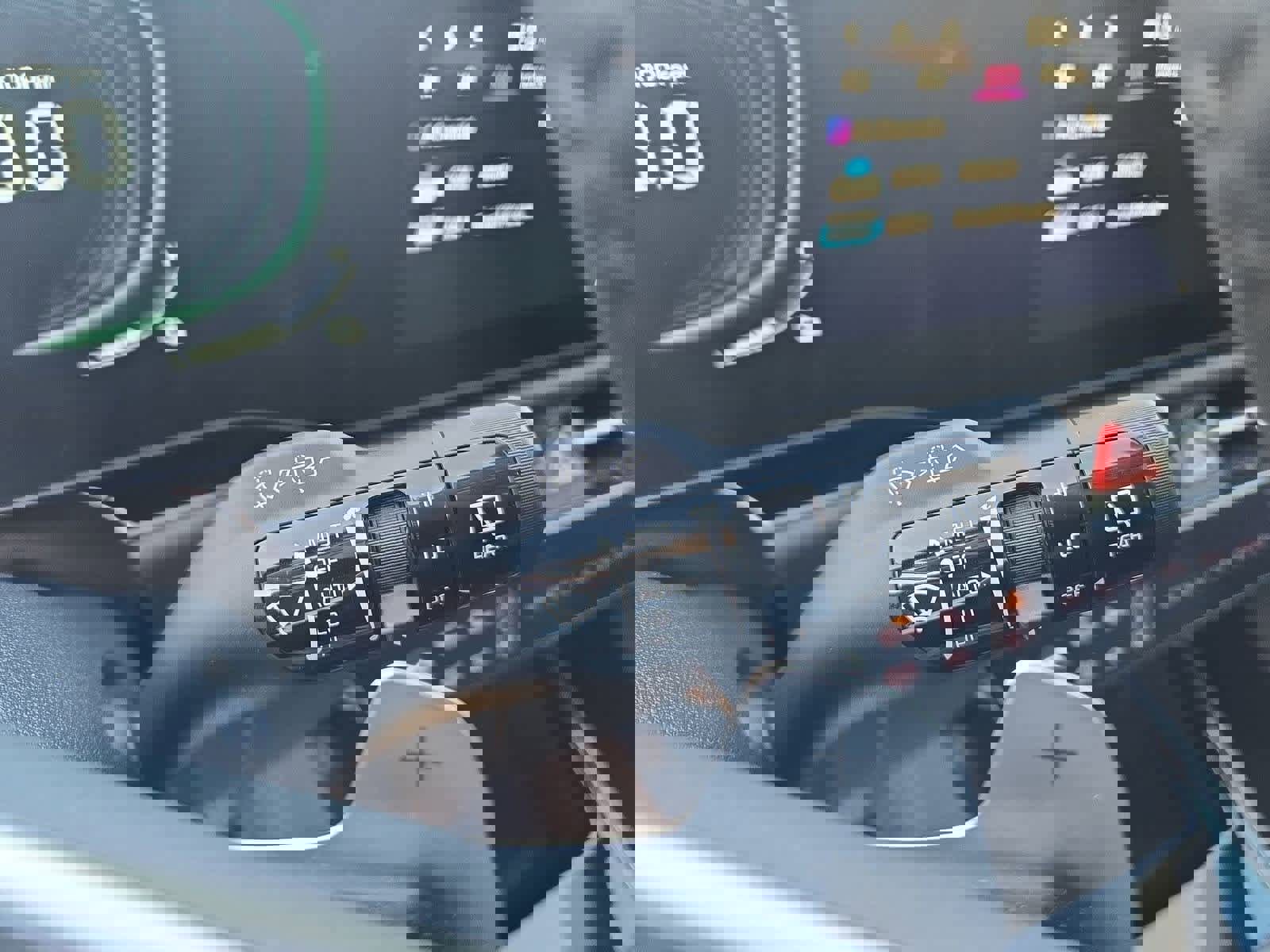 Used 2023 Kia Niro EX image 19