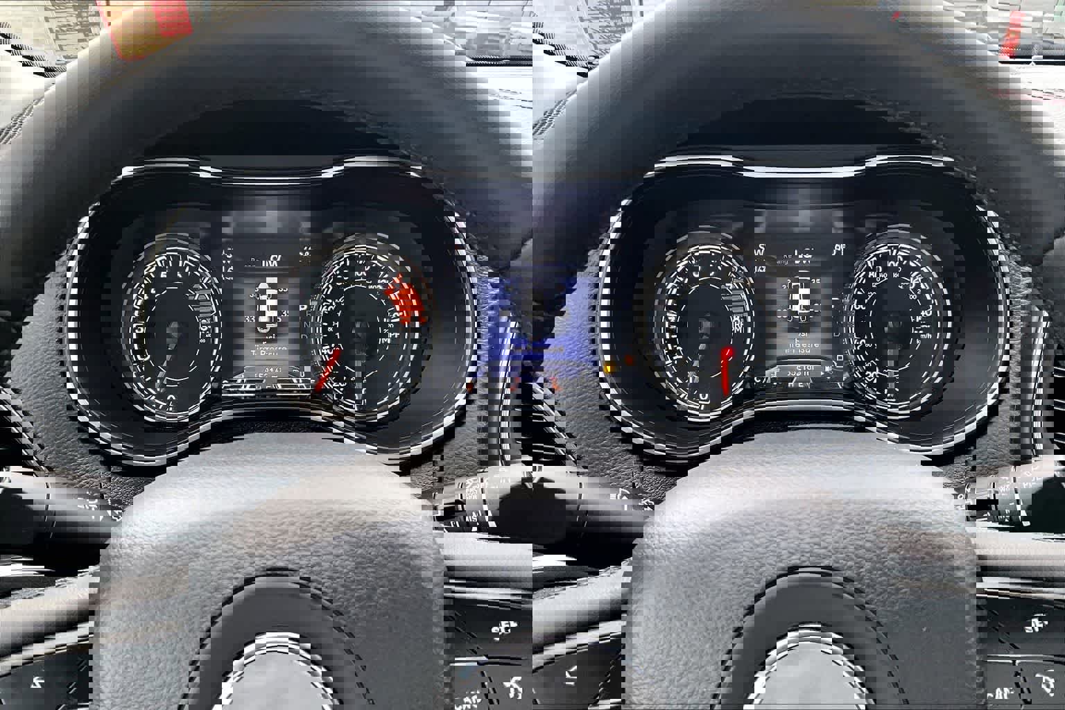 Used 2022 Jeep Cherokee Trailhawk image 18