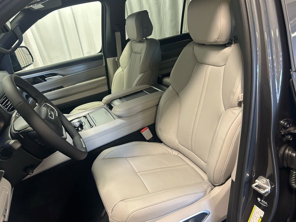 New 2026 Jeep Grand Wagoneer L 4WD image 8