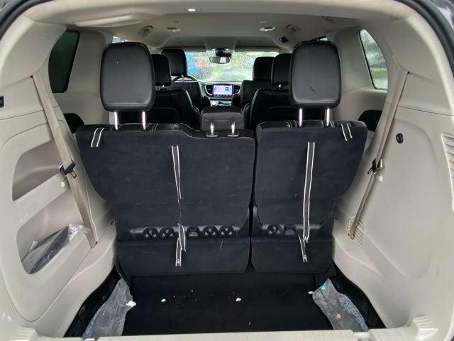 Used 2023 Chrysler Pacifica Touring-L image 24