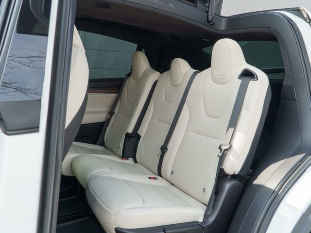 Used 2022 Tesla Model X image 19